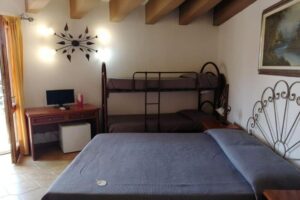 arenella beach rooms quadrupla b